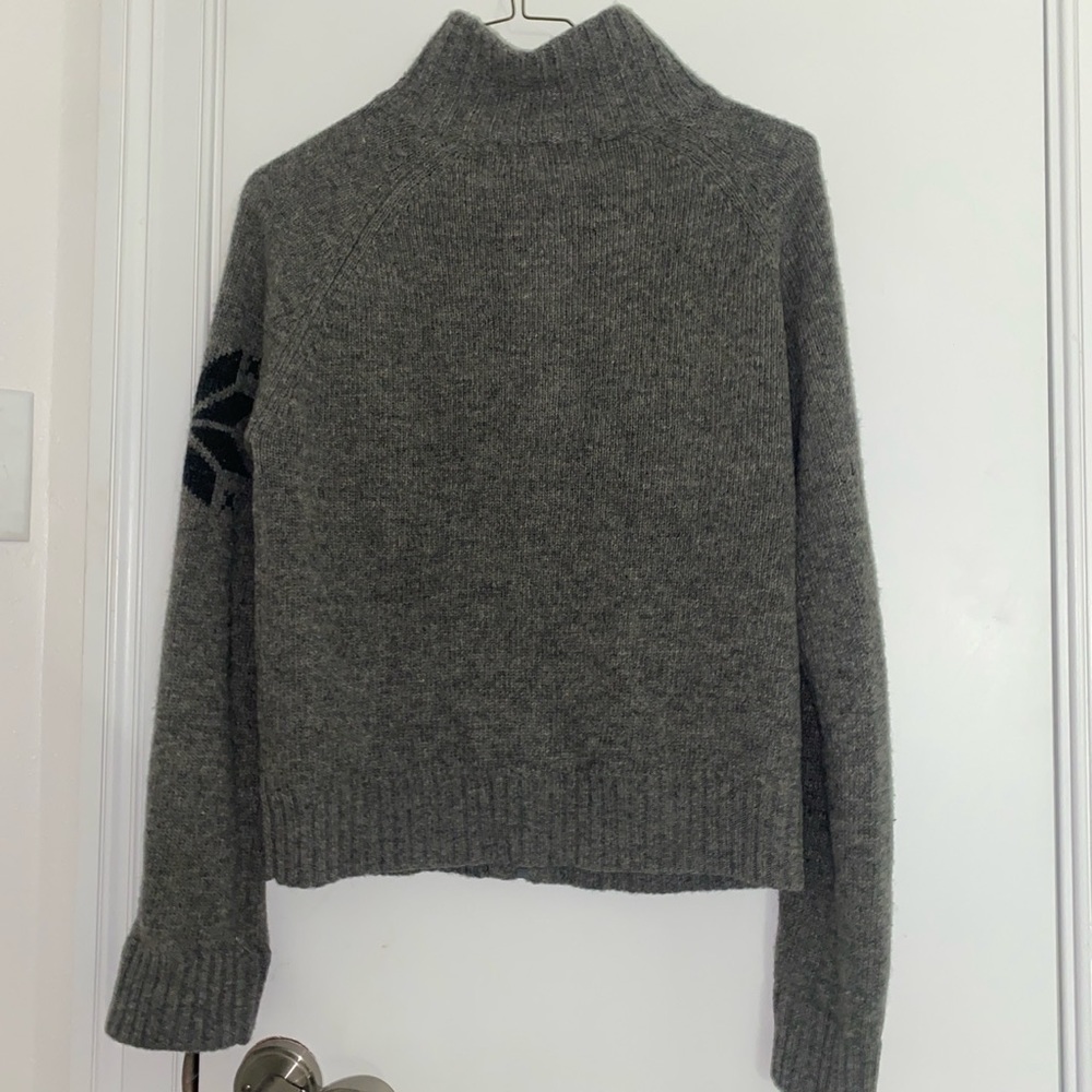 Old Navy Womens Casual Grey Snowflake Zip-Up Sweater Jacket - Picture 2 of 3